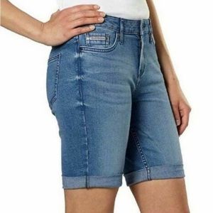 Calvin Klein short size 12